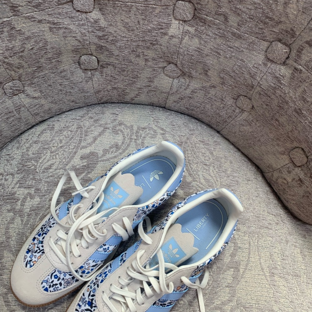 Samba X adidas liberty. Womens7; big kid 6 blue and White Floral Sneakers - Picture 8 of 11